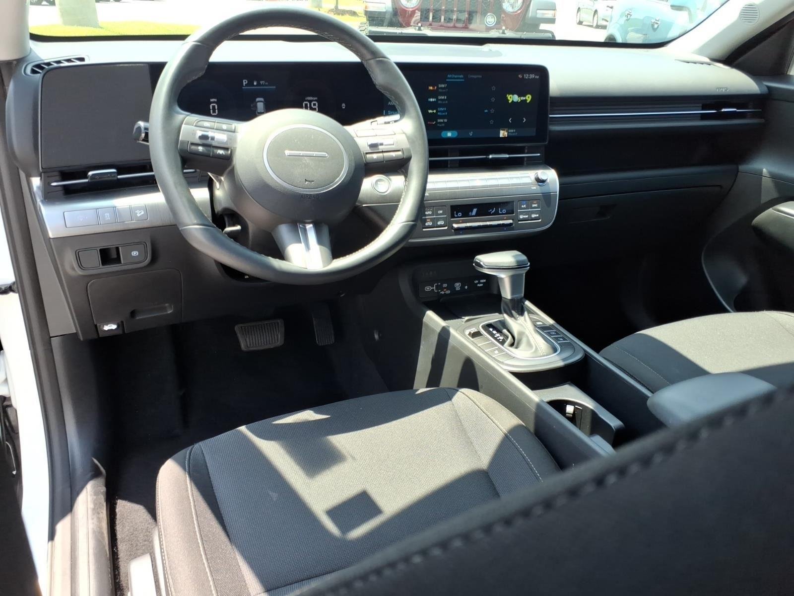 Used 2026 Atlas White Hyundai SEL Sport image 19