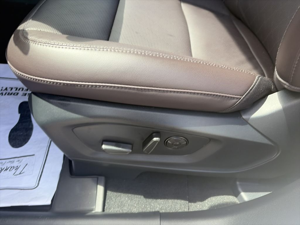 New 2026 White Ford Platinum image 13
