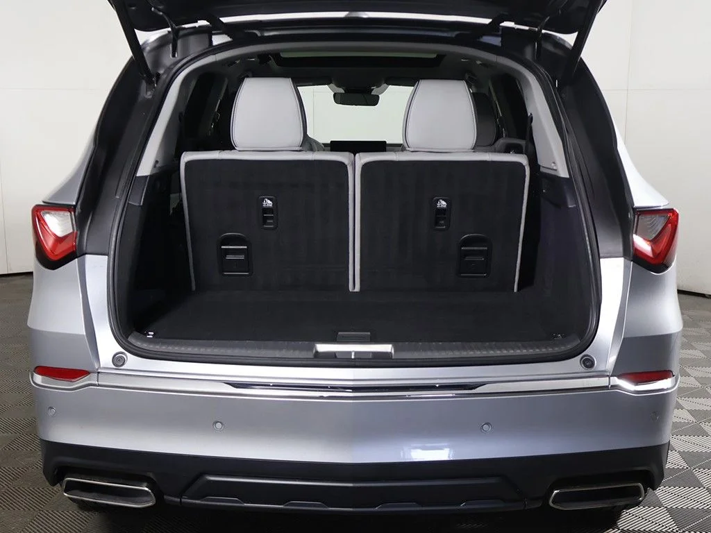 Used 2022 Silver Acura Advance image 19