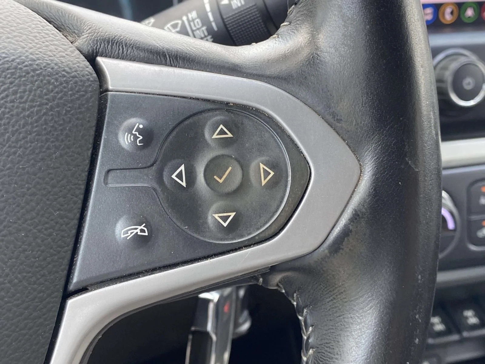 Used 2022 Beige Chevrolet ZR2 image 24