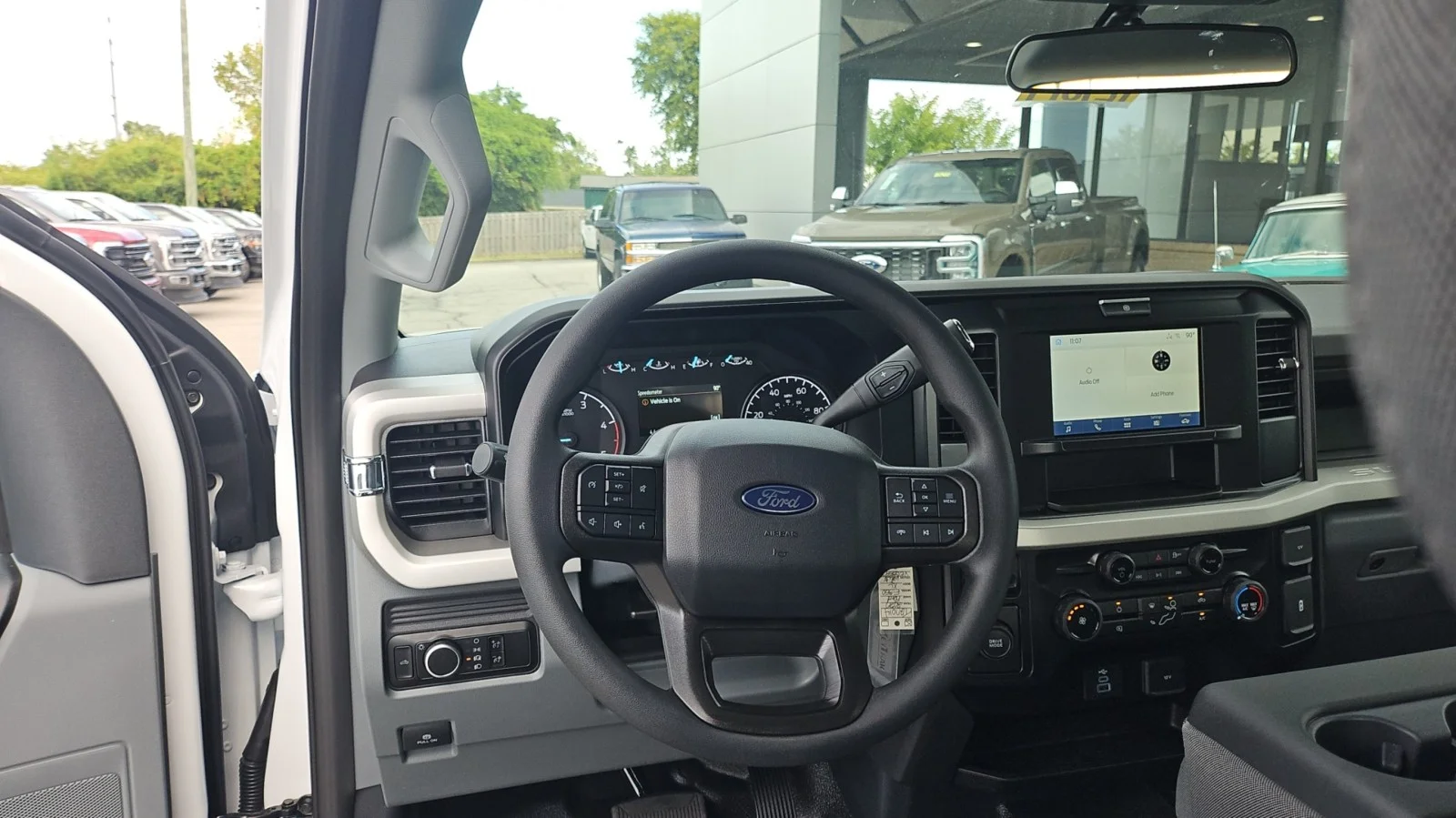 New 2027 Oxford White Ford XL 2WD image 13