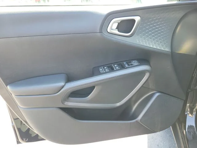 Used 2021 Black Kia S image 15