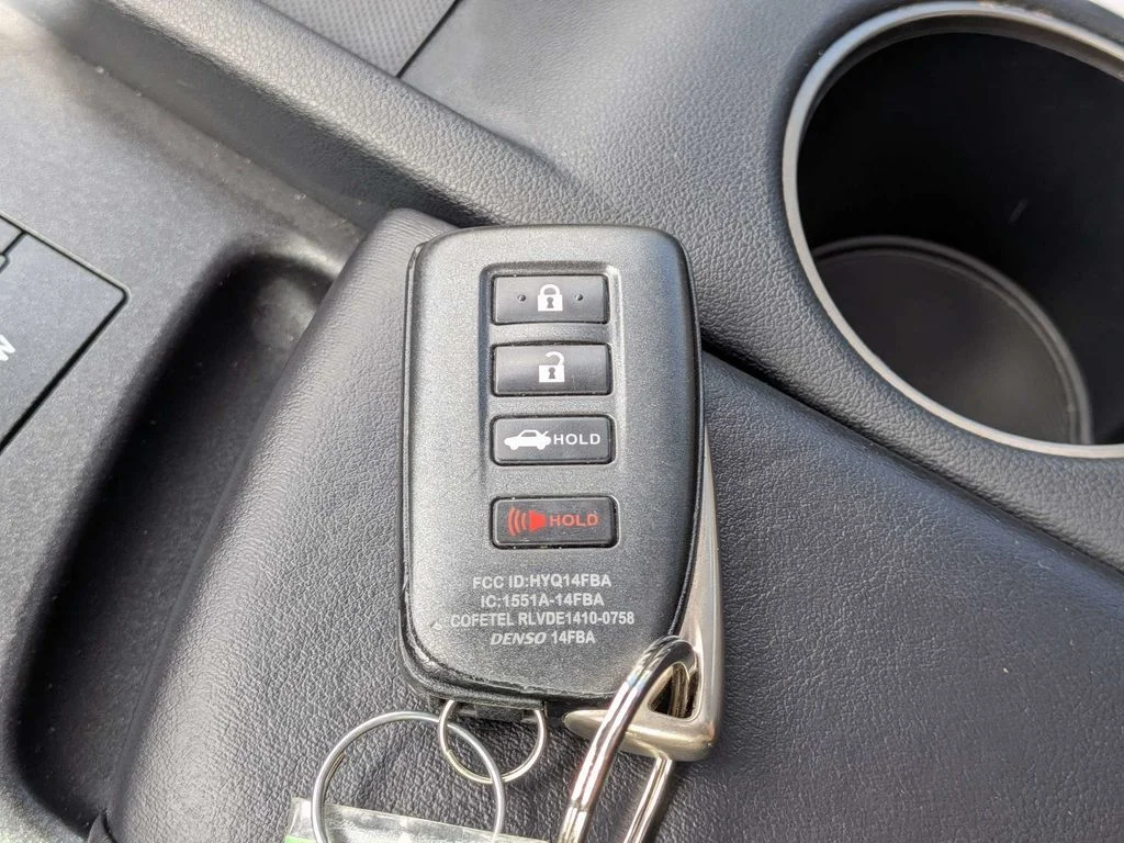 Used 2019 Silver Lexus 300 image 26