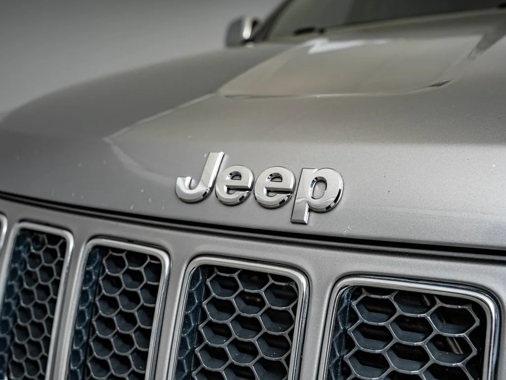 Used 2015 Billet Silver Metallic Clearcoat Jeep Overland image 12