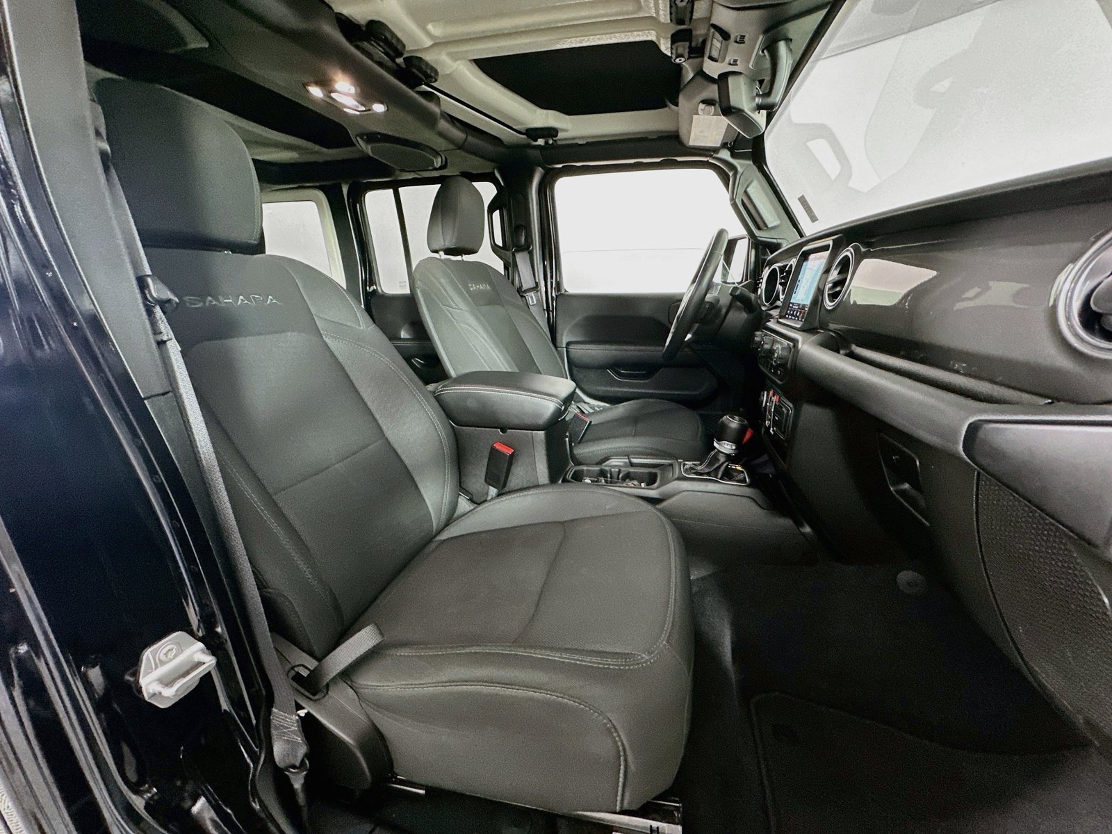 Used 2022 Black Clearcoat Jeep Unlimited Sahara image 29