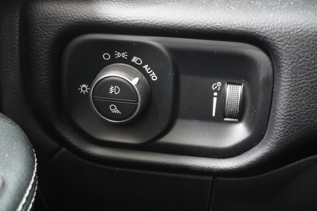 Used 2025  Ram Lone Star image 18