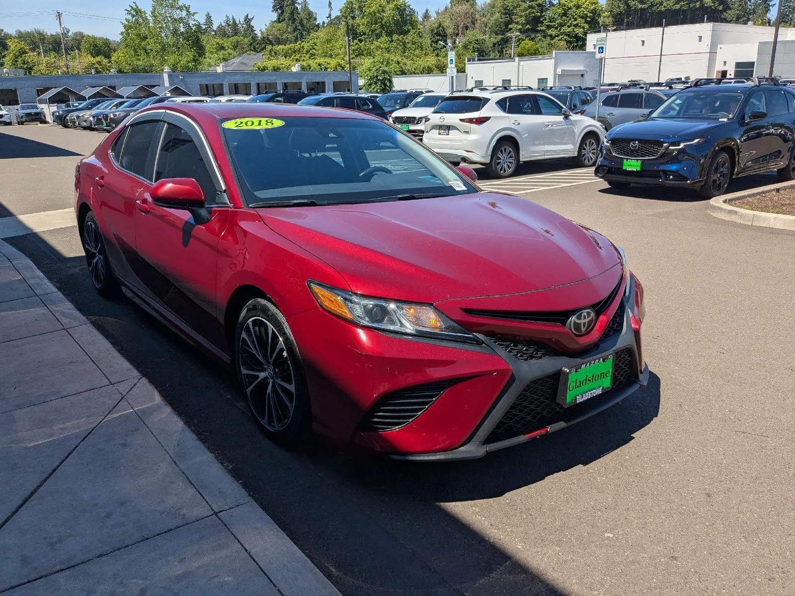 2018 Toyota Camry SE - Photo 8