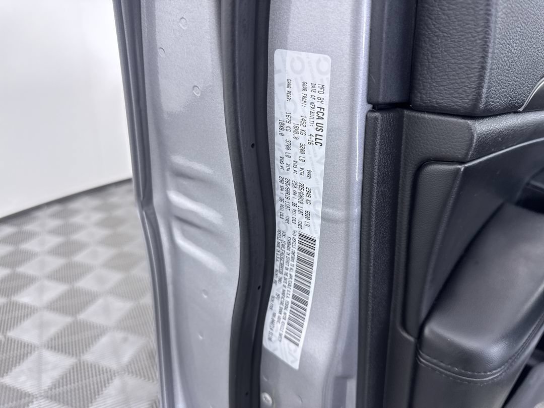 Used 2016 Billet Silver Clearcoat Metallic Jeep Laredo image 12