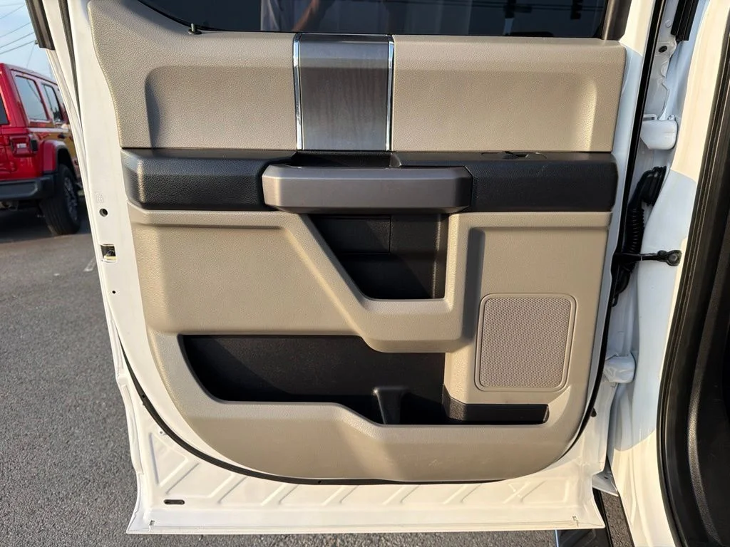 Used 2018 White Ford XLT image 16