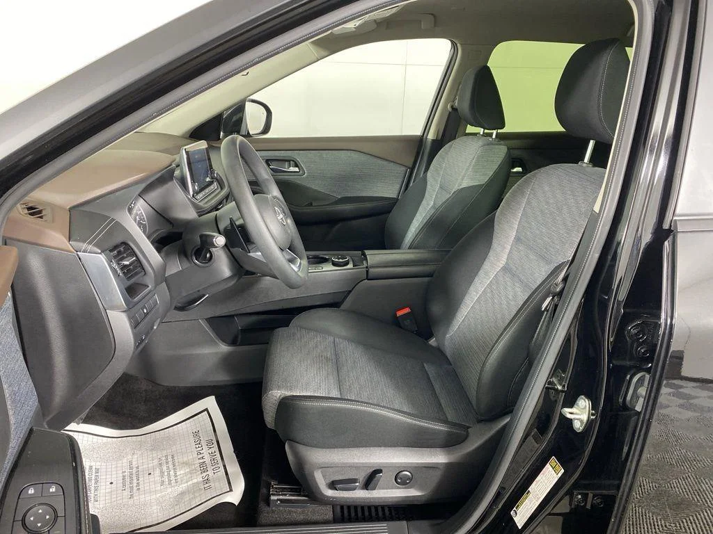 Used 2023 Super Black Nissan SV image 12