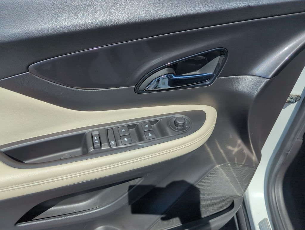 Used 2019 White Buick Sport Touring image 19