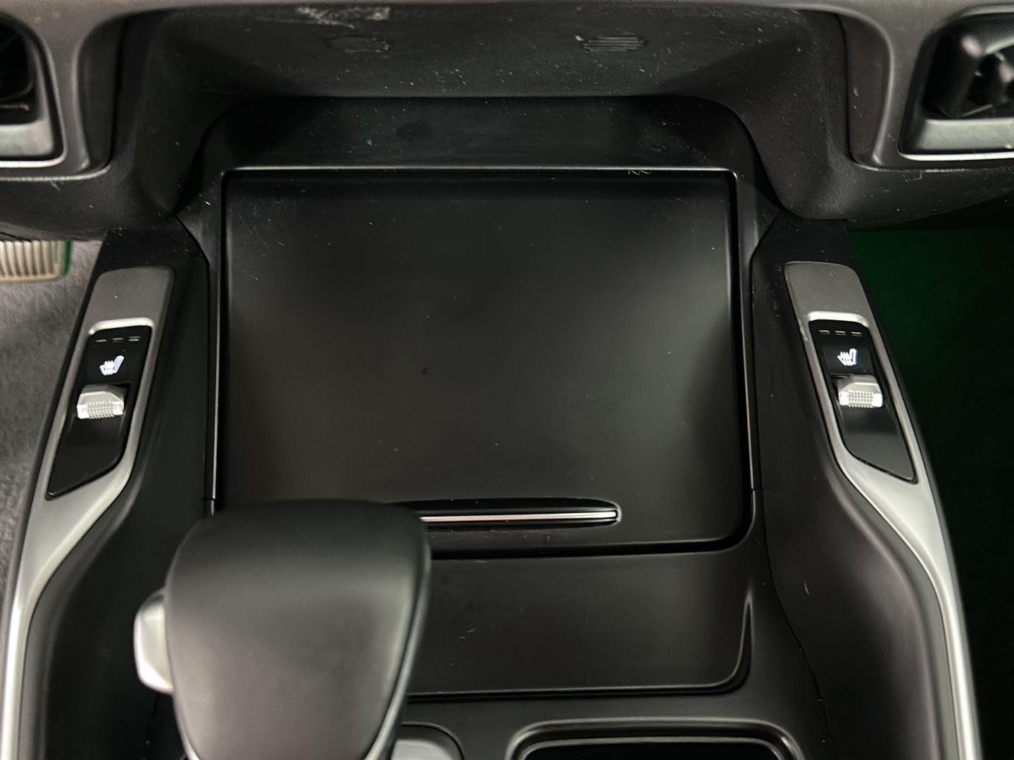 Used 2022 Glacial White Pearl Kia  image 34