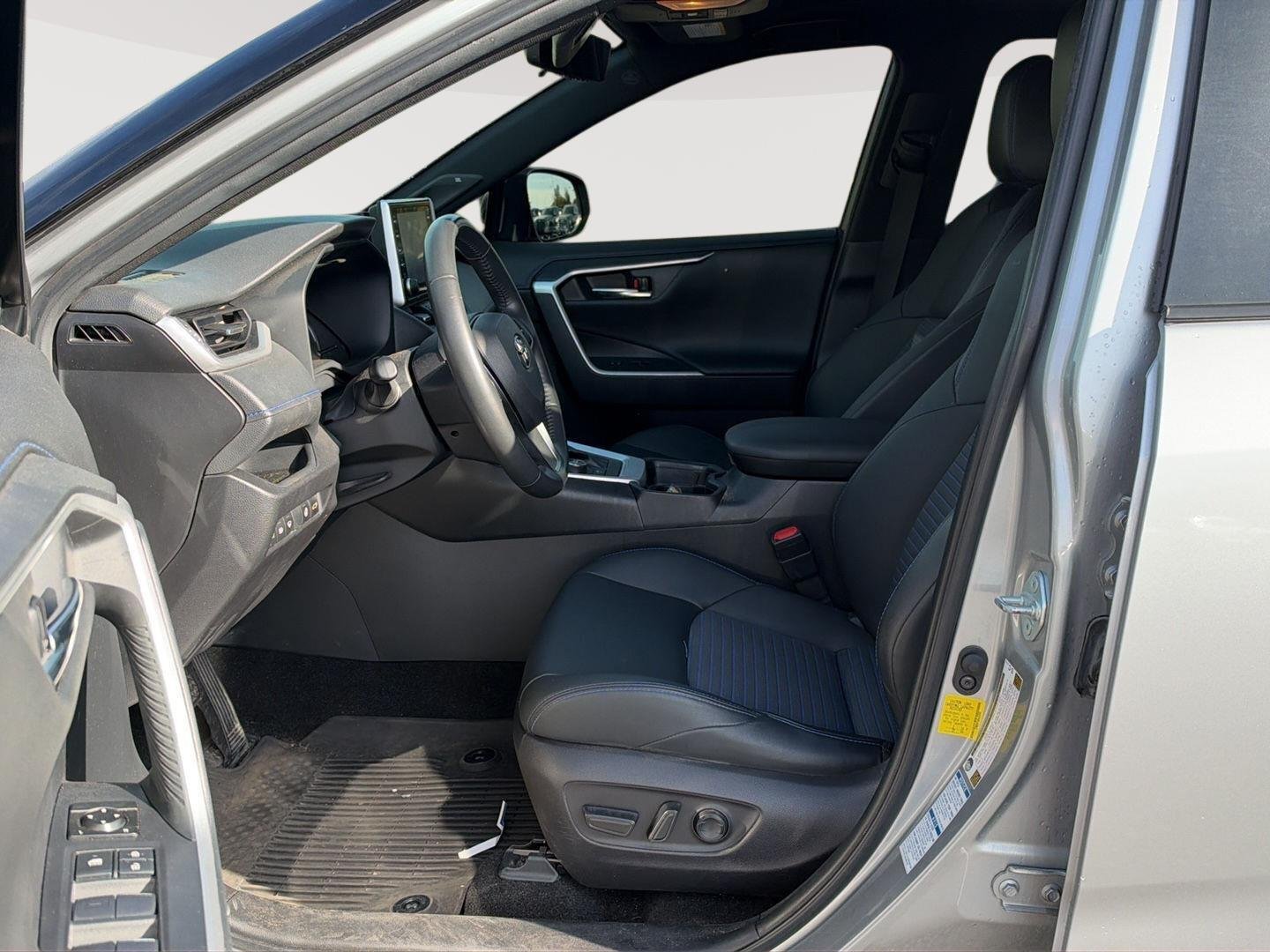 Used 2021 Silver Sky Metallic w/Midnight Black Metallic Roof Toyota XSE image 3