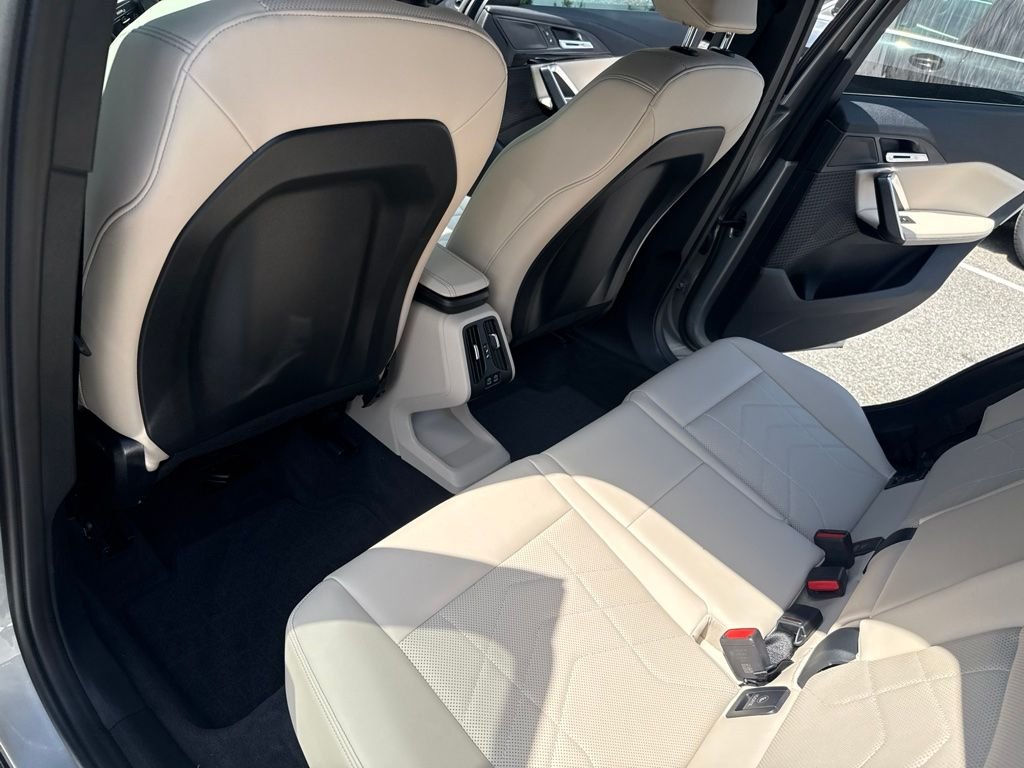 Used 2025 Silver BMW xDrive28i image 13
