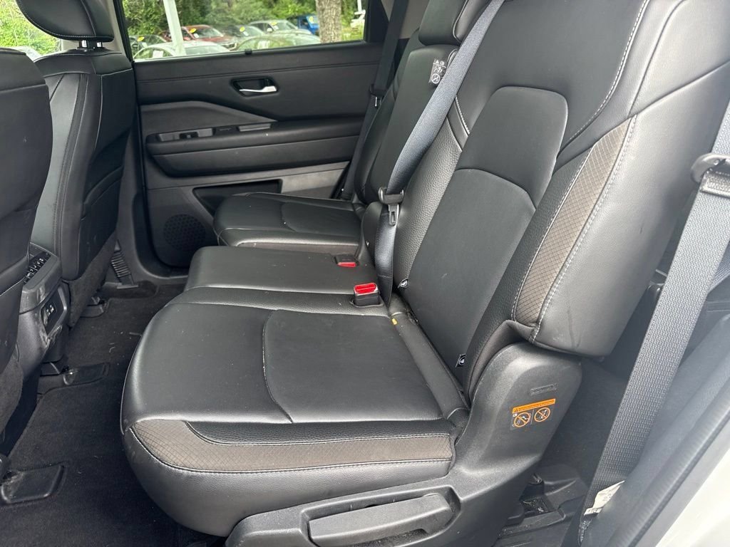 Certified Used 2025 Silver Nissan SL image 8