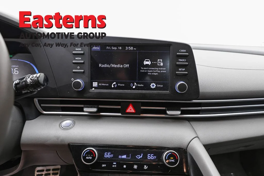 Used 2026 Gray Hyundai SEL Sport image 11