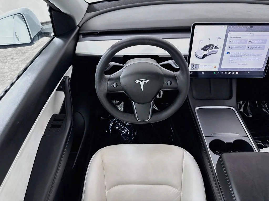 Used 2022 White Tesla Long Range image 23