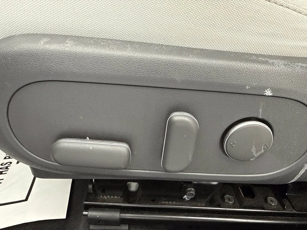 2024 Hyundai Kona SEL SUV Slide 16