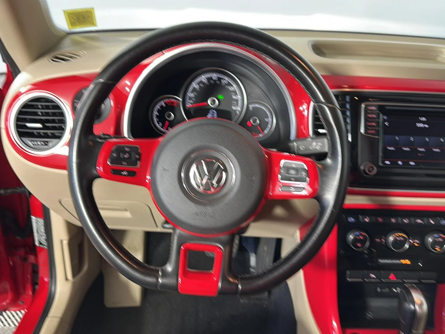 Used 2019 Tornado Red Volkswagen SE image 11