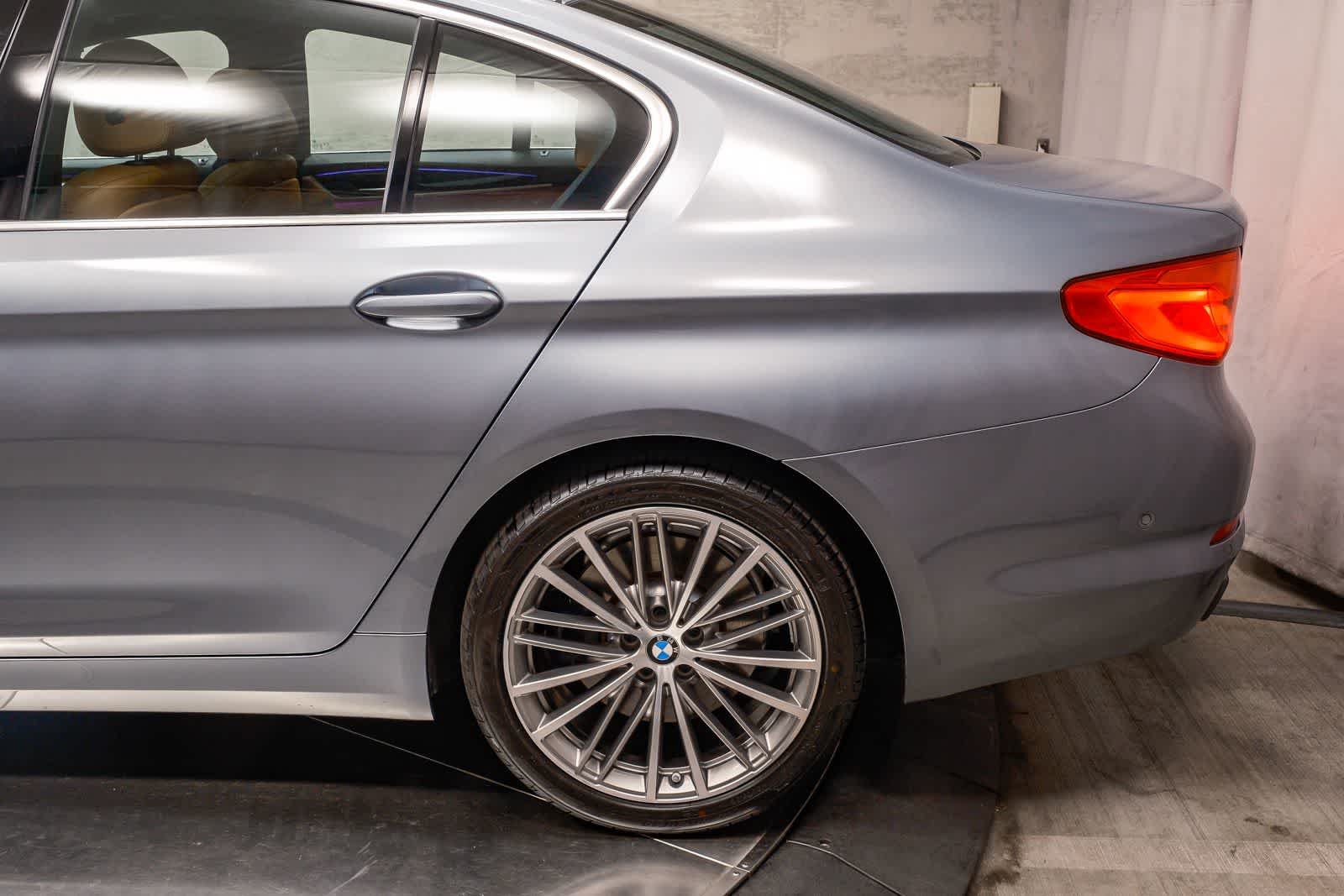 Used 2019 Bluestone Metallic BMW 540i image 8