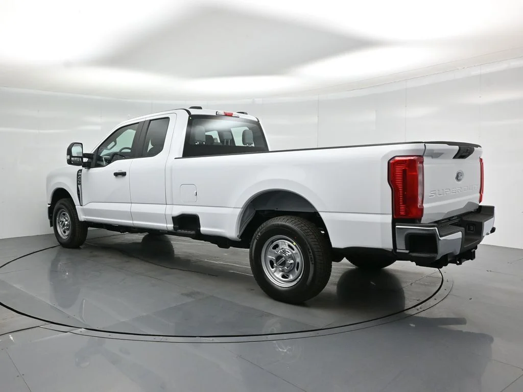 New 2026 Oxford White Ford XL image 5