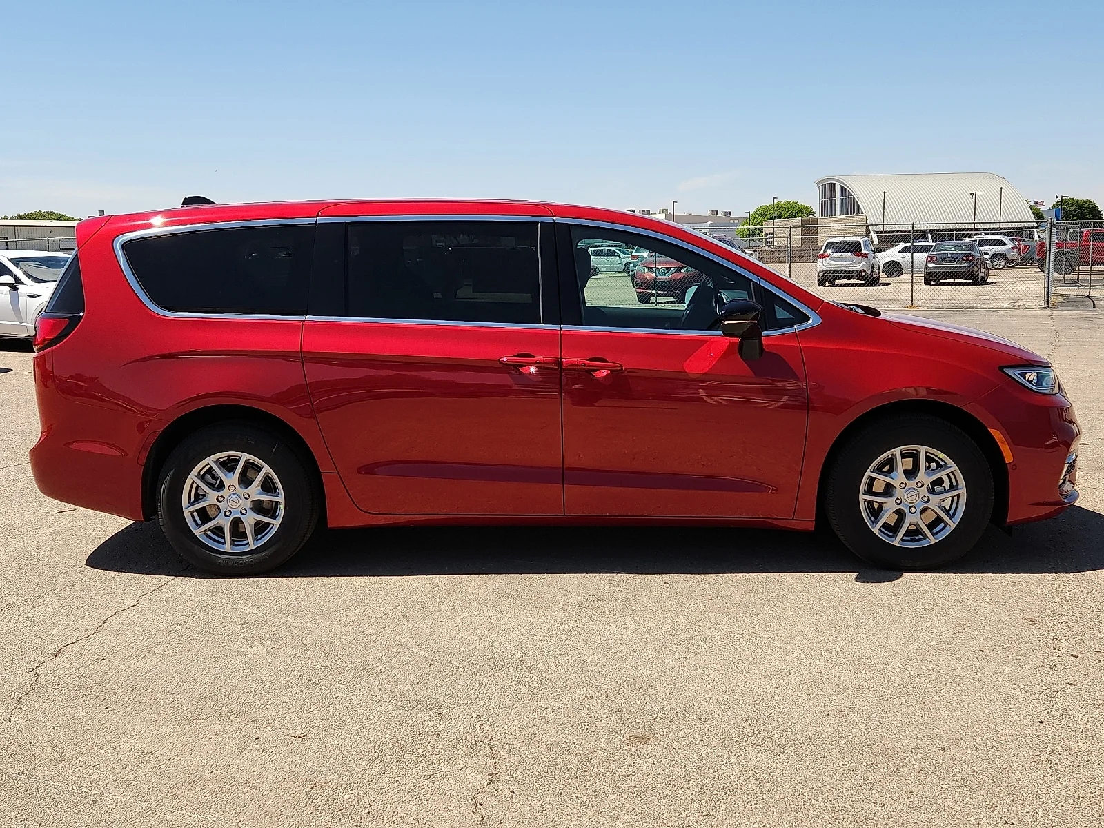 New 2026 Red Hot Pearl-Coat  Paint Chrysler SELECT image 5