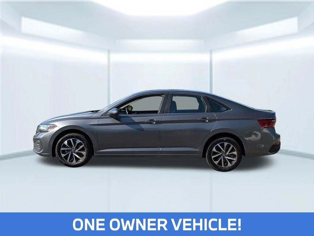 Used 2024 Black Volkswagen 1.5T S image 2