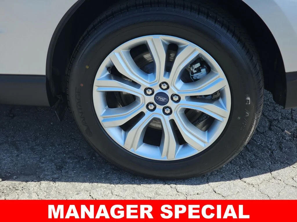 Used 2022 Silver Ford Titanium image 37
