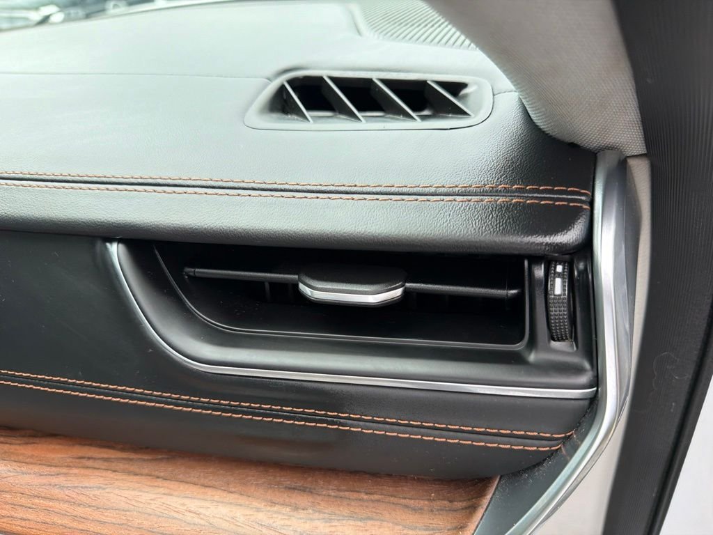 Used 2021 White Jeep Summit image 17