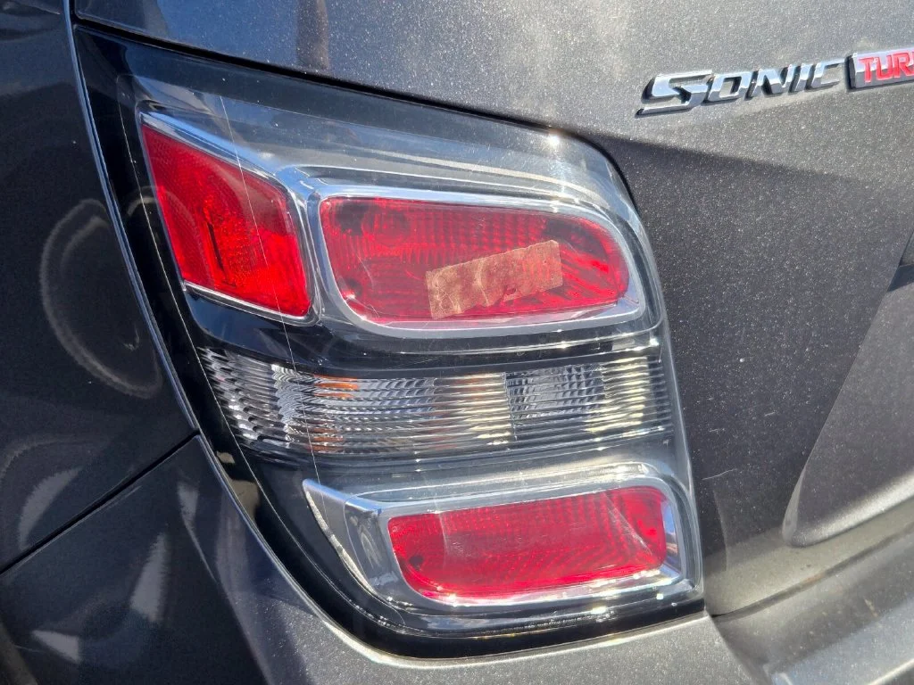 Used 2018 Gray Chevrolet LT image 7