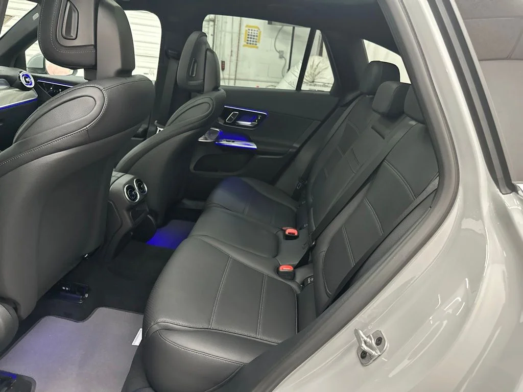 New 2027 White Mercedes-Benz GLC 300 image 23