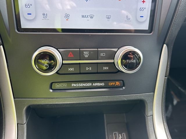 Used 2024 White Ford SEL image 19