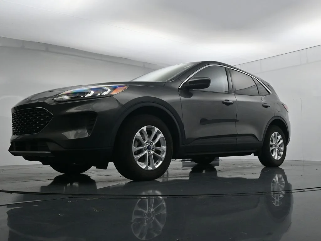Used 2020 Gray Ford SE image 30