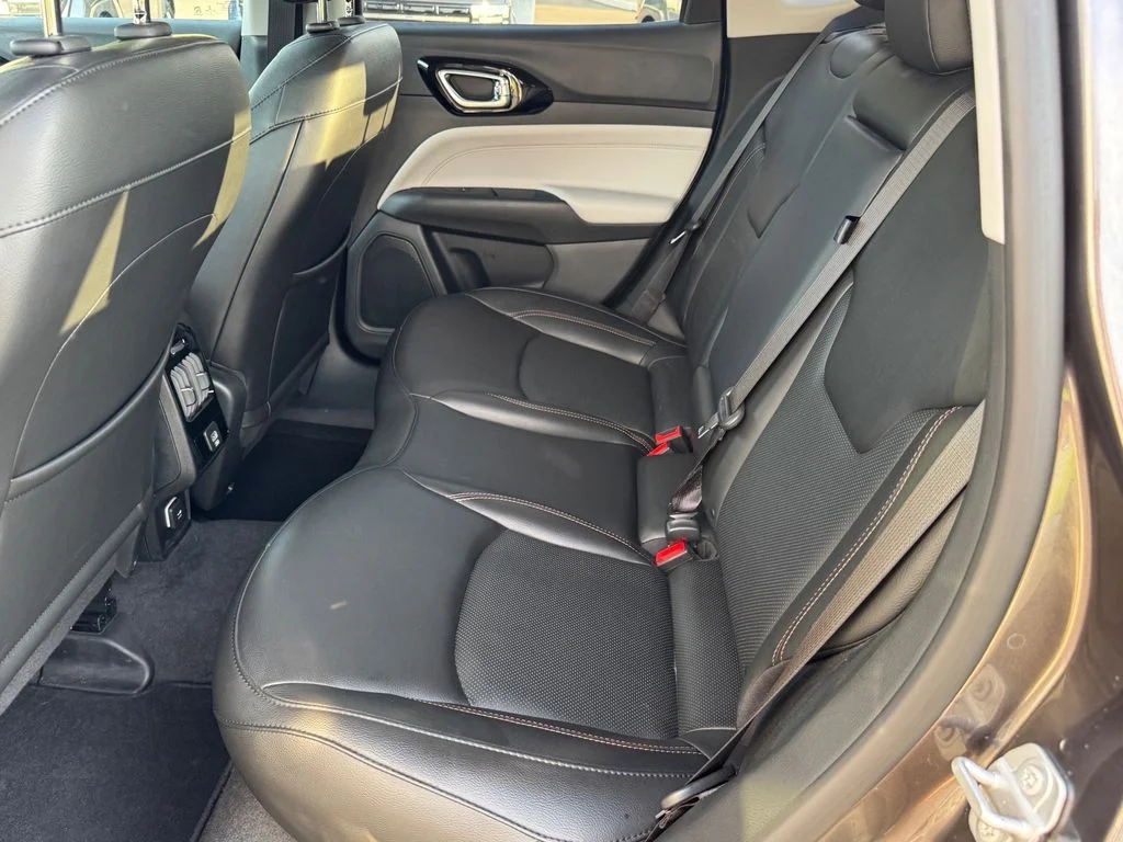 Used 2022 Gray Jeep Limited image 10