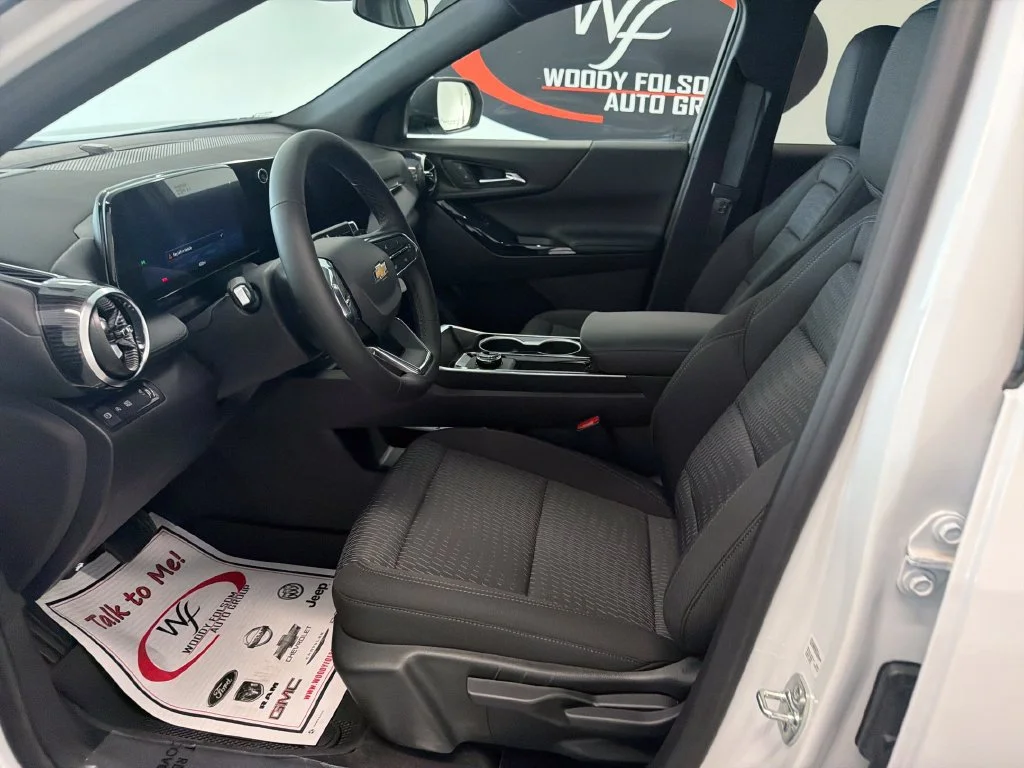 New 2027 Summit White Chevrolet LT image 8