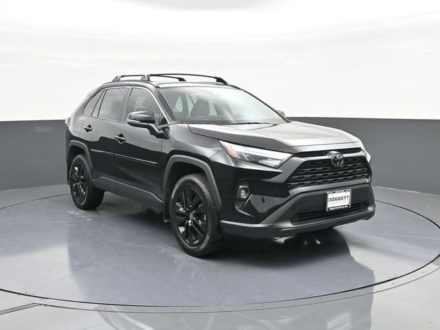 Used 2025 Black Toyota XLE Premium image 22