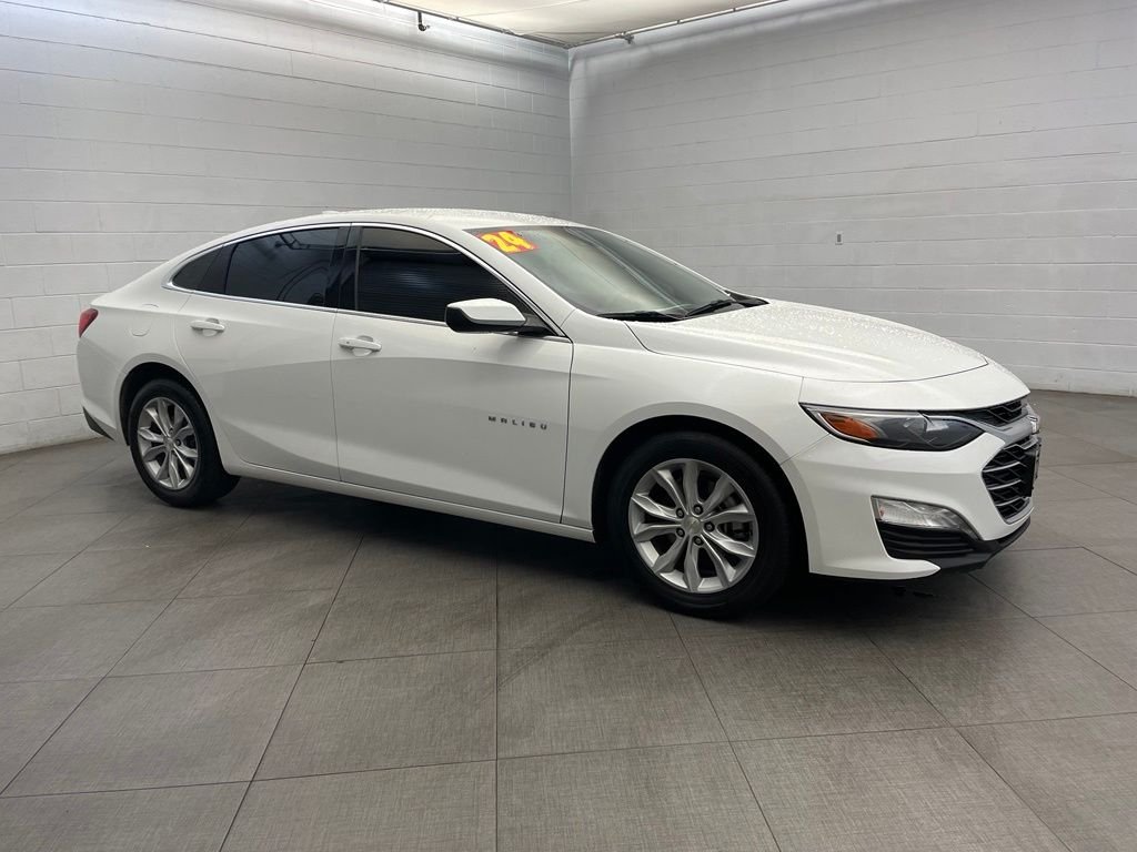 Used 2024 White Chevrolet LT 1LT image 7