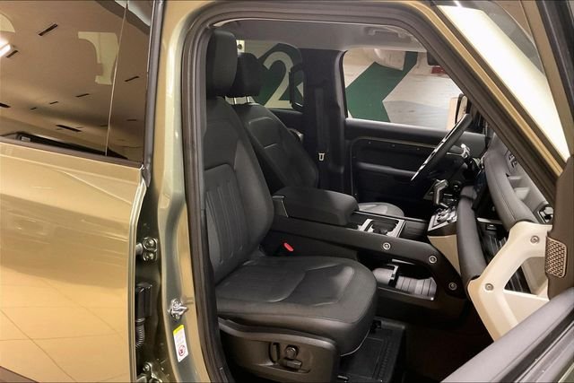 Used 2020 Green Land Rover First Edition image 6