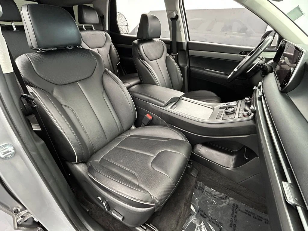 Used 2025 Typhoon Silver Hyundai SEL image 17
