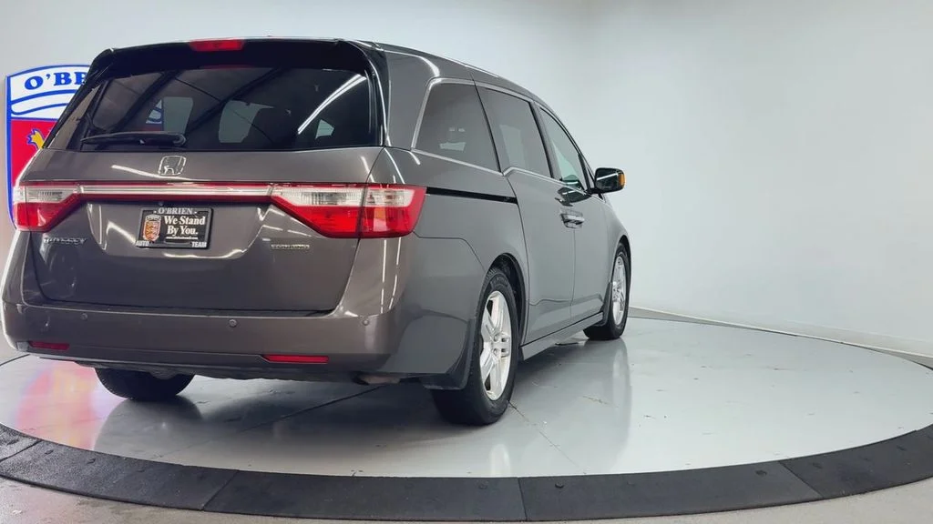 Used 2013 White Diamond Pearl Honda Touring Elite image 5