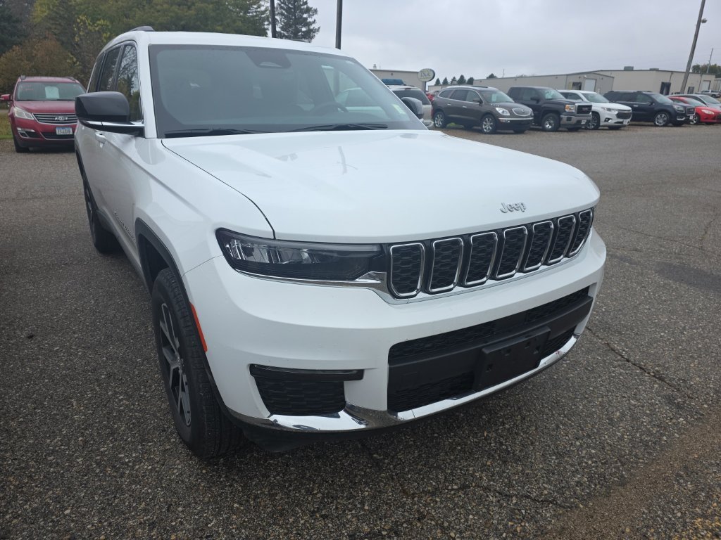 Used 2025 White Jeep Limited image 1