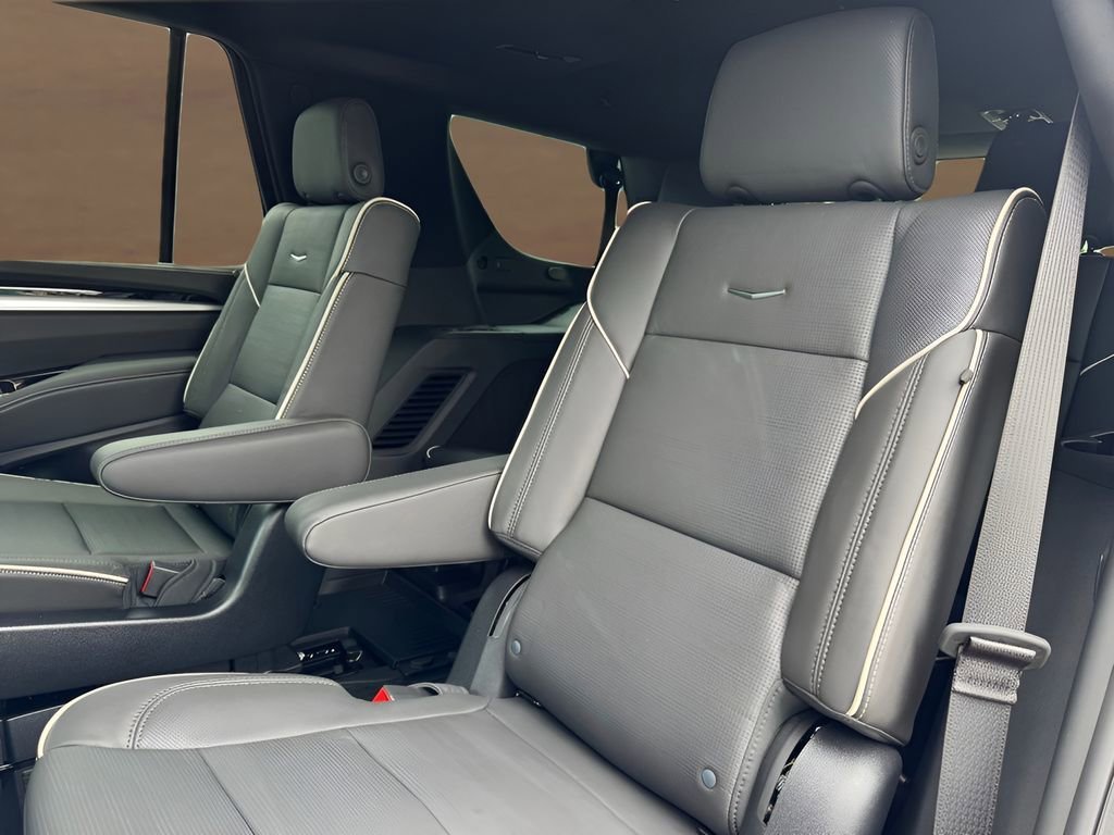 New 2026 Vibrant White Tricoat Cadillac Sport image 17
