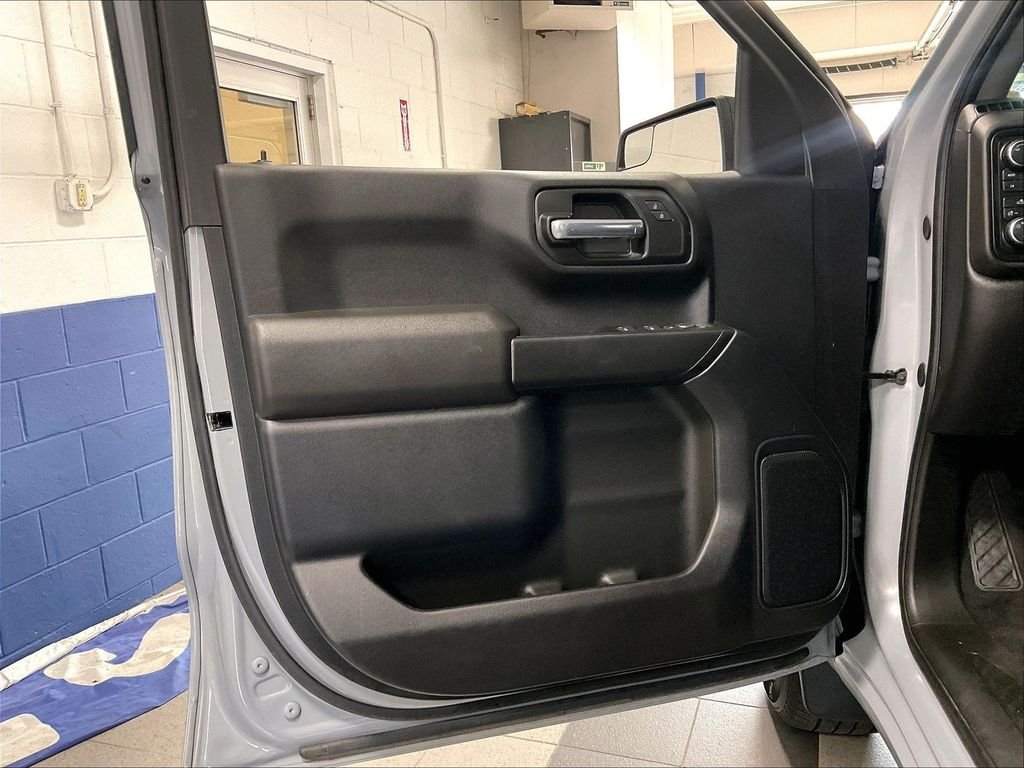 Used 2024 Gray Chevrolet Custom image 9