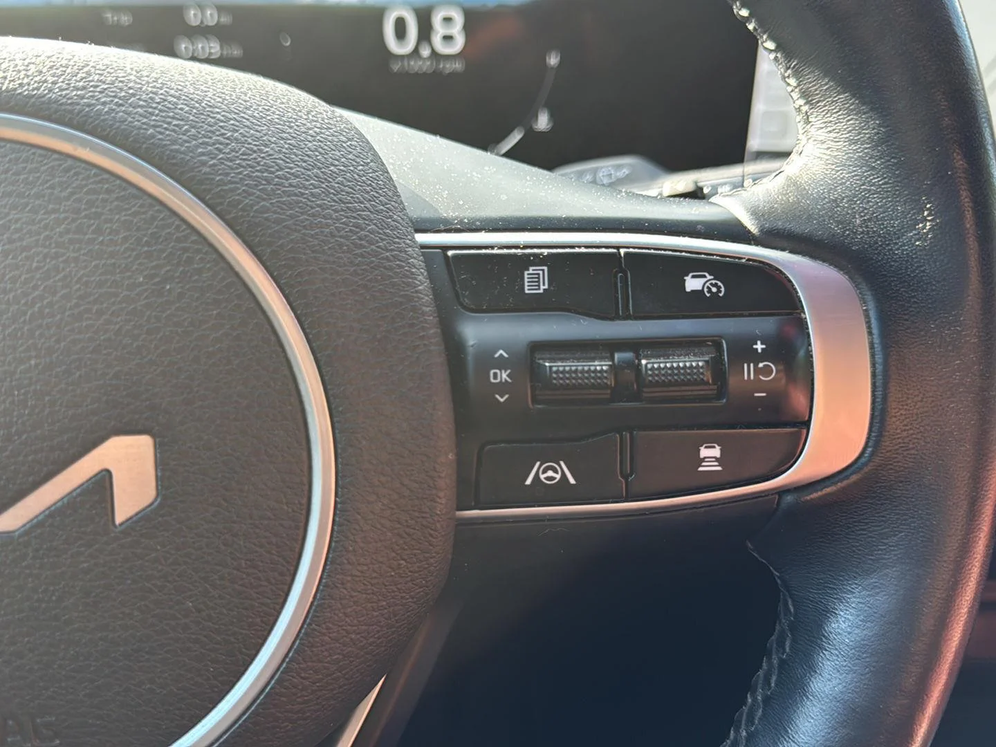 Used 2024 Wolf Gray Kia SX-Prestige image 19