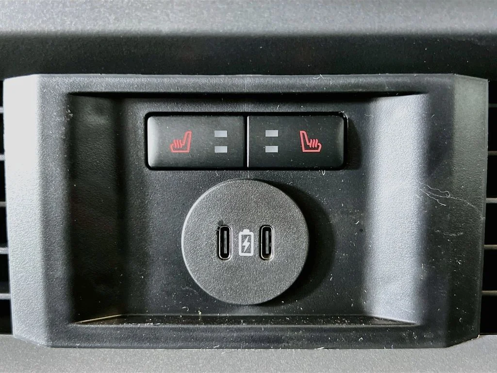 New 2026 Carbonized Gray Metallic Ford Lariat image 29