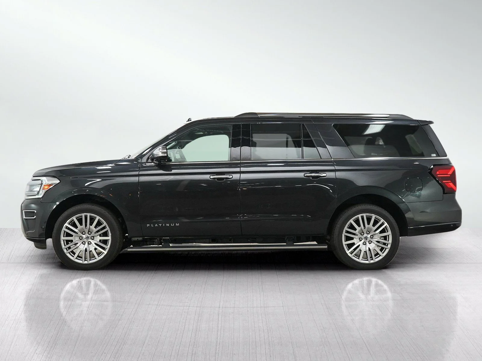 Used 2024 Ford Expedition Platinum with VIN 1FMJK1M86REA71378 for sale in Burnsville, Minnesota