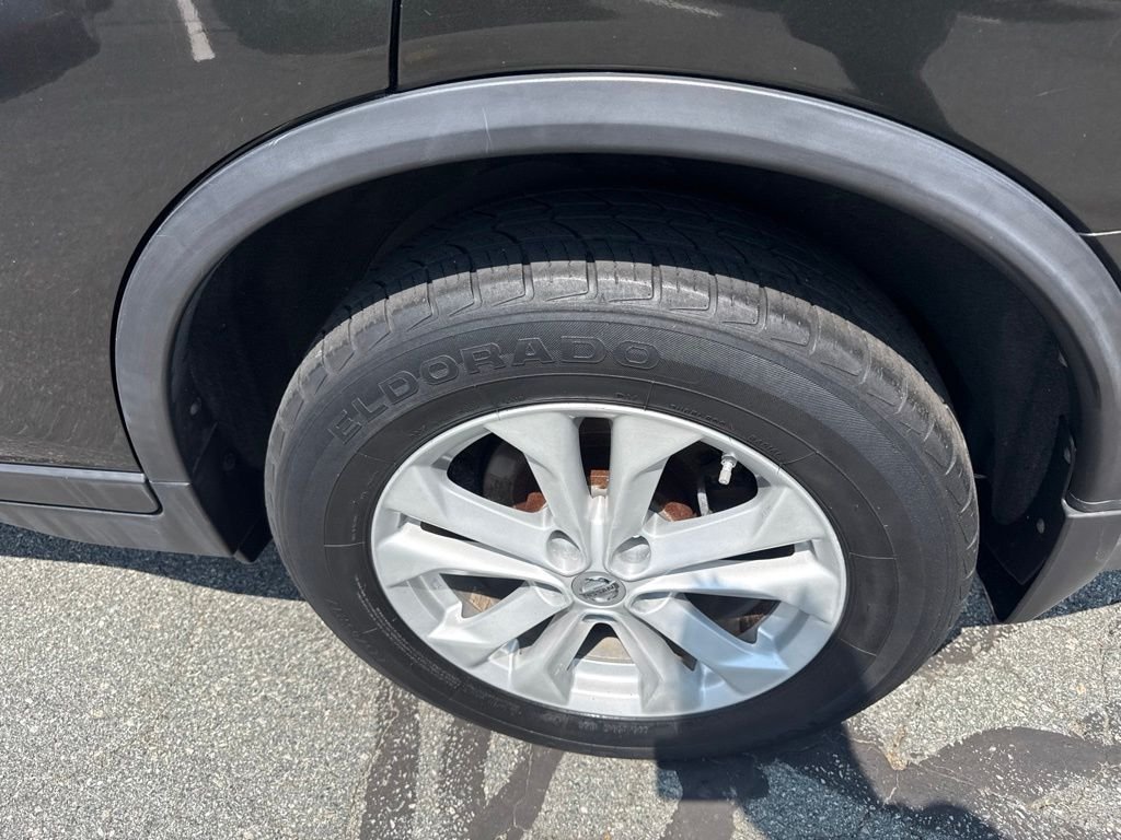 Used 2014 Black Nissan SV image 12