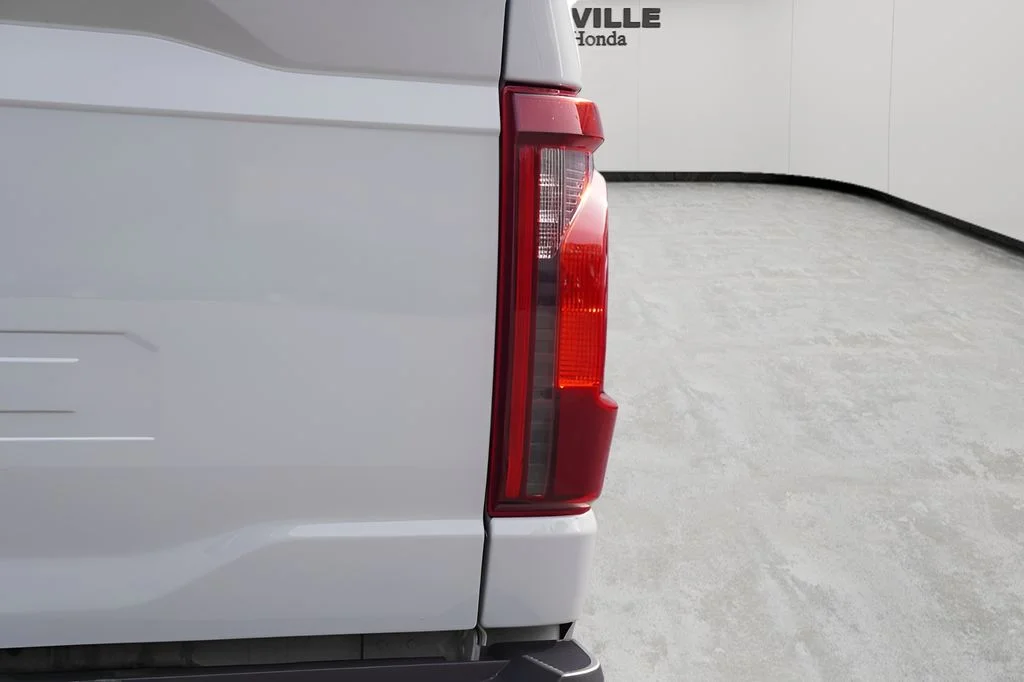 Used 2024 Avalanche Ford XLT image 7