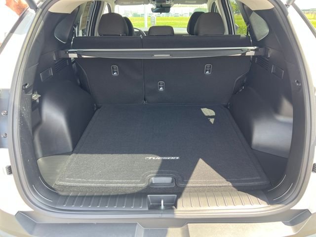 Used 2026 White Hyundai SEL image 9