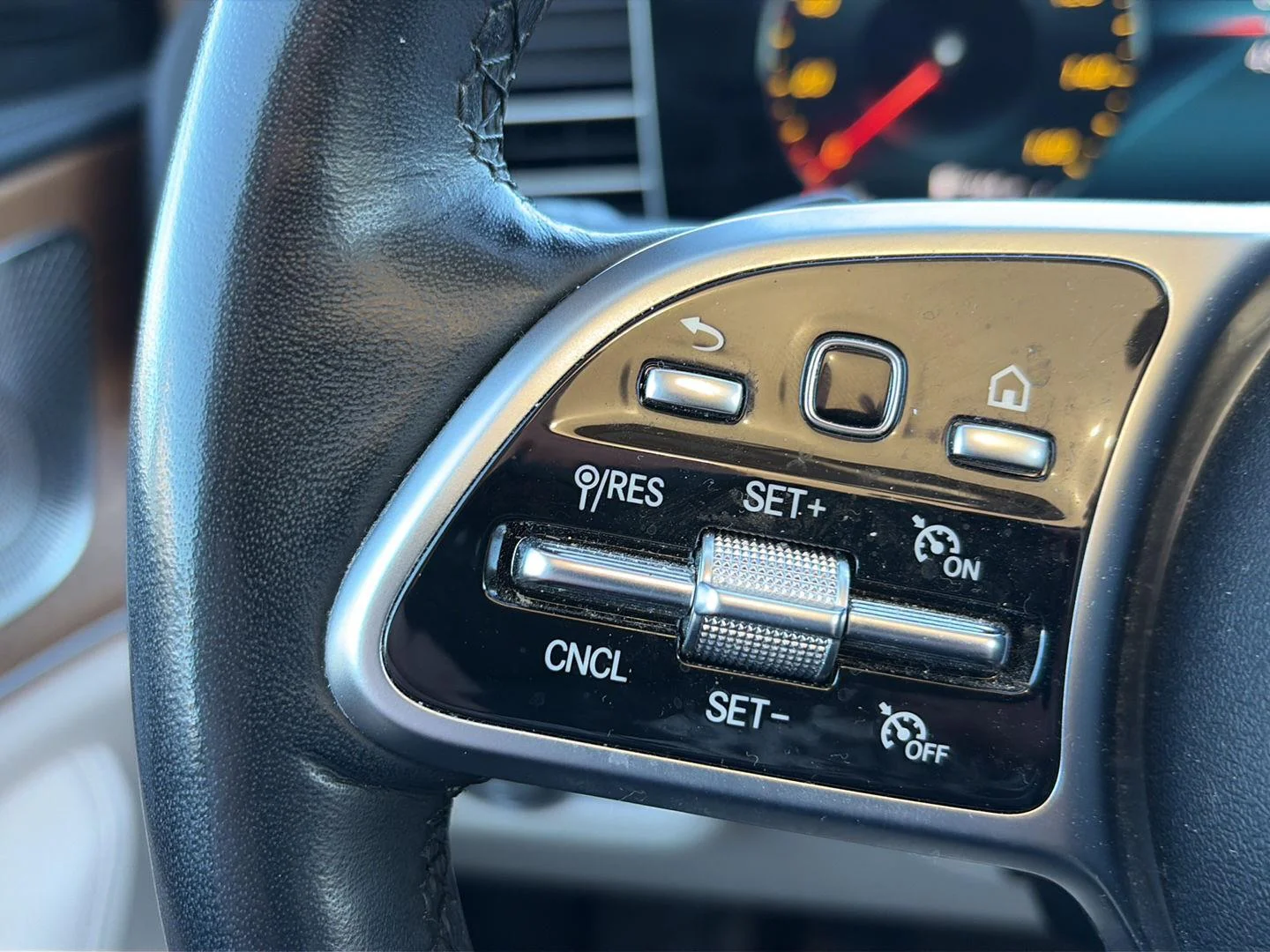 Used 2023 Selenite Grey Metallic Mercedes-Benz GLE 350 image 15